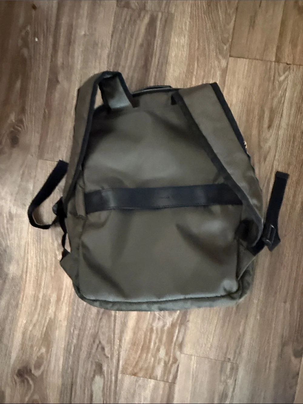 Kenneth Cole Reaction quilted front